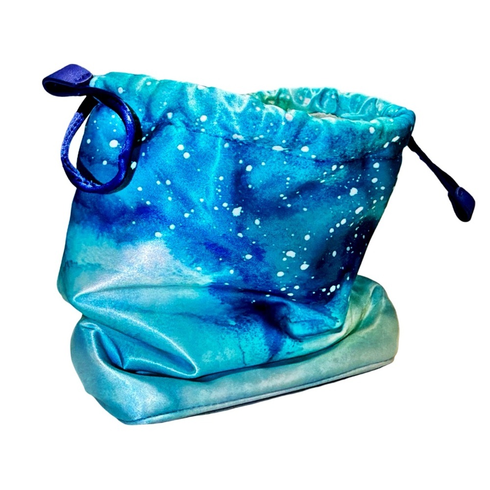 La Mer Luxury Cosmetic Travel Pouch Blue Satin Drawstring Ocean Print Beauty Bag - Picture 2 of 6